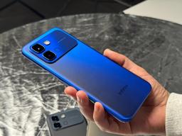 Смартфон Infinix Note Edge получит окраску, меняющую цвет под разными углами
