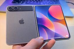 Опубликовано живое фото макета iPhone Fold