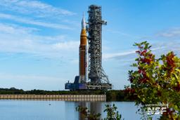 На этой ракете американцы полетят к Луне: экипаж Orion готовы быстро эвакуировать, это проверили в ходе экстренной тренировки