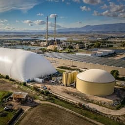 Сардиния превращает углекислый газ в аккумулятор для «зелёной» энергетики: пилотная установка с резервуаром на 2000 тонн уже обеспечивает до 20 МВт мощности в течение 10 часов