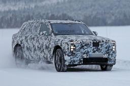 Rolls-Royce тестирует полностью электрический Cullinan в условиях низких температур