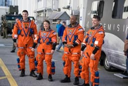 NASA Artemis 2: ракета SLS готова вывозу на стартовую площадку, но февральский облёт Луны под угрозой переноса