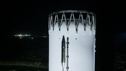 SpaceX показала Super Heavy нового поколения вблизи и подтвердила успешное завершение испытаний ускорителя