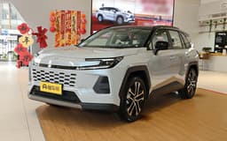 В Россию привезут китайский Toyota RAV4: «Рольф» анонсировал поставки обновленных Toyota Wildlander