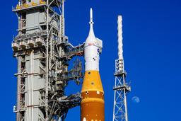 NASA отменило высадку астронавтов на Луну в 2027 году — сроки сдвигаются на год