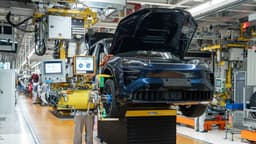 Стартовало серийное производство самого мощного Porsche Cayenne в истории: 1156 лошадиных сил и «вечная» батарея