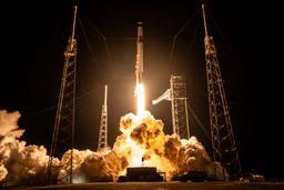 Новое место приземления ракет: SpaceX успешно посадила первую ступень Falcon 9 на площадке № 40 на мысе Канаверал