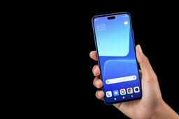 Пользователи Xiaomi 13 Lite, включая россиян, получили новейшую версию HyperOS