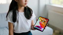 Складной iPhone всё ближе: Apple готовит экран без складки и «самовосстанавливающееся» стекло