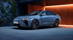Объявлены цены на совершенно новый Lexus ES — премиум-Camry за 49 тыс. долларов