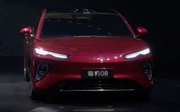 5 минут зарядки для 400 км пути и полноуправляемое шасси: BYD представила флагманский седан Seal 08 с запасом хода более 1000 км