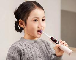 Xiaomi придумала зубную щётку с экраном, которая учит детей чистить зубы и работает до 90 дней