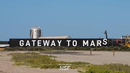 Отсюда будут отправляться корабли на Марс: легендарную вывеску Gateway to Mars установили на космодроме Starbase