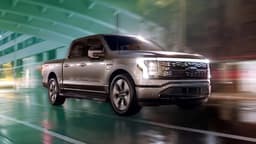 «Я бы совершенно точно поступил иначе». Глава Ford о провале F-150 Lightning и извлечённых уроках