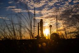Возвращение людей к Луне: больше никаких проверок, ракету Space Launch System заправят один раз непосредственно в день запуска