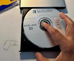 Энтузиаст полгода перезаписывал DVD-диски и нашёл самый живучий: TDK вне конкуренции, худшие — Verbatim и Memorex