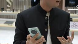 Рекордное время работы, HarmonyOS 6.0 и новая платформа Kirin. Глава Huawei показал вживую смартфон Enjoy 90 Pro Max