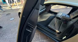 Новые Tesla Cybercab сделали с удобной посадкой для инвалидов-колясочников, двери можно открыть вручную даже при исчезновении электропитания