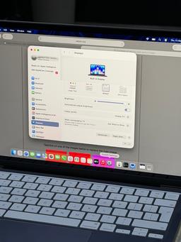 Экран доступного ноутбука MacBook Neo можно улучшить буквально в один клик
