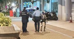 В Макао гуманоидный робот Unitree G1 был задержан полицией после того, как напугал 70-летнюю женщину