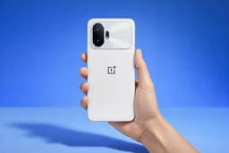 Компактный неубиваемый зверь с огромным аккумулятором. OnePlus 15T показал возможности до анонса