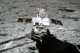Китайский луноход Yutu-2 стал самым долгоживущим аппаратом на Луне: он должен был проработать 3 месяца, но держится уже 7 лет