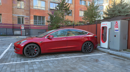Очереди уходят в цифровой вид: Tesla запускает виртуальное ожидание у Supercharger