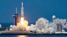 Первый за 1,5 года запуск тяжелой ракеты SpaceX Falcon Heavy не состоялся — помешала погода