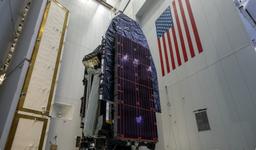 Что доставит на орбиту уникальная ракета Falcon Heavy: SpaceX показала спутник ViaSat-3 APAC
