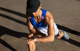 Режим «Марафон», AMOLED, GPS, NFC: в России открыли предзаказ на беговые часы Huawei Watch GT Runner 2