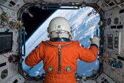 Яндекс обучит нейросеть в основе «Алисы AI» и «Шедеврума» на фотоархивах Роскосмоса