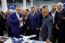 Совершенно новый российский аналог Boeing 787 и Airbus A350: представлен макет перспективного самолета Ту-454