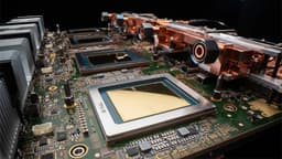 Google представила ИИ-чипы TPU 8t и TPU 8i, которые легли в основу её гиперкомпьютера