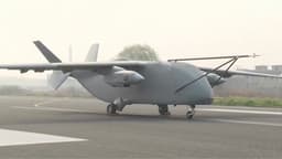 В Китае подняли в небо самый тяжёлый и грузоподъёмный дрон. Changying-8 (CY-8) весит 3,5 тонны при размахе крыльев в 25 метров