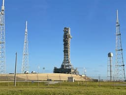NASA готовит «Артемиду-3»: стартовая платформа возвращается в сборочный корпус
