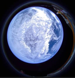 ИИ вышел на орбиту: стартап DPhi Space протестировал обработку спутниковых снимков прямо в космосе