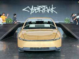 Tesla показала VIN Zero: первый серийный автомобиль Cybercab