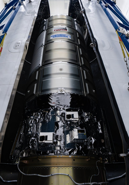 SpaceX приготовила 5-тонную посылку для МКС: корабль Cygnus XL уже «упакован» в Falcon 9