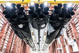 Первый запуск гиганта Falcon Heavy с 2024 года: SpaceX показала необычную ракету перед стартом