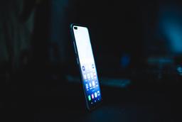 Глава Xiaomi предупредил о росте цен на флагманские смартфоны до 1500 долларов