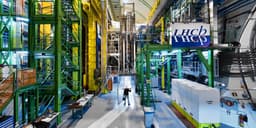 Анализ редких распадов B-мезонов на LHCb выявил аномалию, не объяснимую Стандартной моделью
