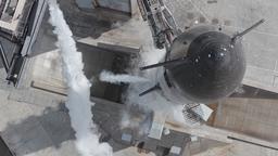 Starship равен всей МКС по полезному объёму, он может вместить более 100 спутников и секции самолётов Boeing 737: но для создания МКС потребовалось 42 запуска