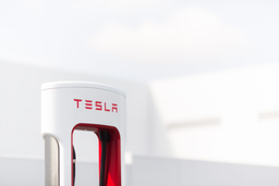 Tesla пытается решить проблему, связанную с зарядными станциями Supercharger: пилотная программа виртуальной очереди уже работает в Калифорнии