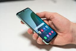 Samsung Galaxy M56 неожиданно получил финальную One UI 8.5 на Android 16
