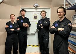 Участники марсианского эксперимента NASA провели 200 дней в полной изоляции