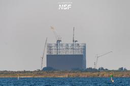 Одни из крупнейших сооружений в мире. Gigabay, где будут собирать тысячу Starship в год, сравнили с Mega Bay