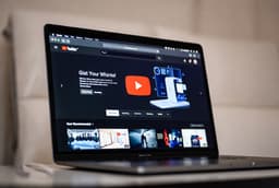 YouTube научился сам ускорять и замедлять видео в нужных местах