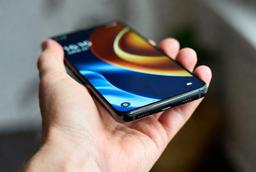 Xiaomi рекомендует не тянуть с покупкой смартфонов: цены на память будут расти еще пару лет, как и цены на смартфоны
