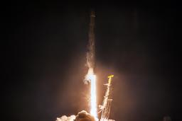 За 13 секунд до посадки что-то пошло не так: SpaceX успешно посадила первую ступень ракеты Falcon 9 с заклинившим рулем