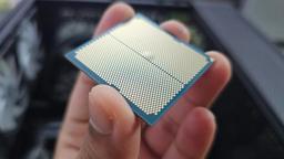 Ryzen 9 9900X внезапно умер, а после разборки владельца ждал сюрприз — процессор «вздулся»